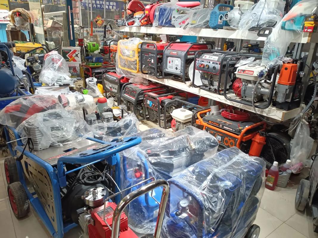 花花五金機電鑫港電器城西大正門北邊的那個通道靠大西邊c區12